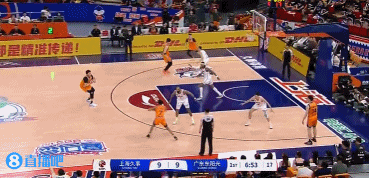 j9九游会老哥俱乐部交流👀开场5分12秒莫兰德被吹了4次犯规！直接朝裁判比收钱手势！